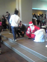 �T���^�N���[�X